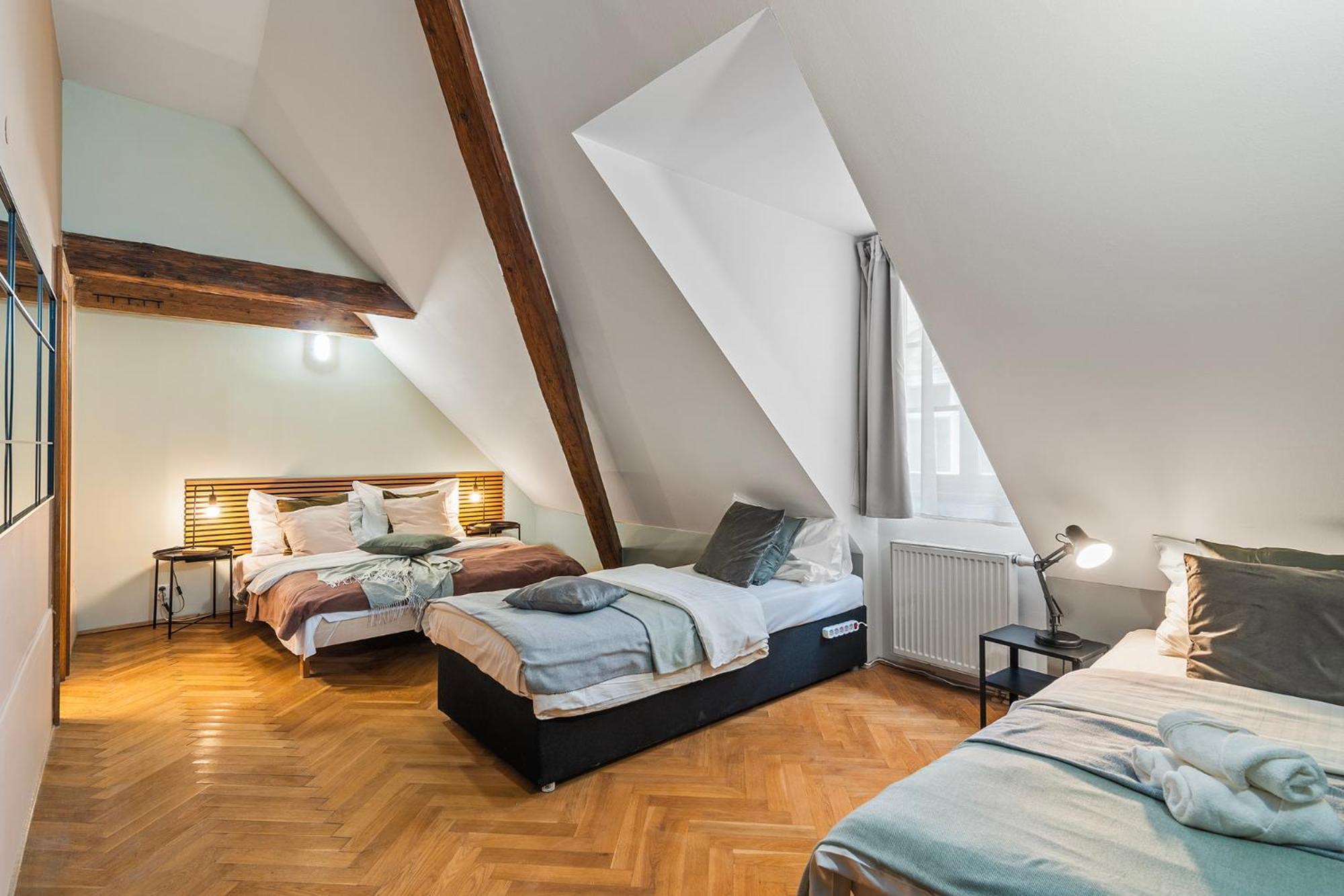 Charles Bridge Historical Apts By Michal&Friends 프라하 외부 사진