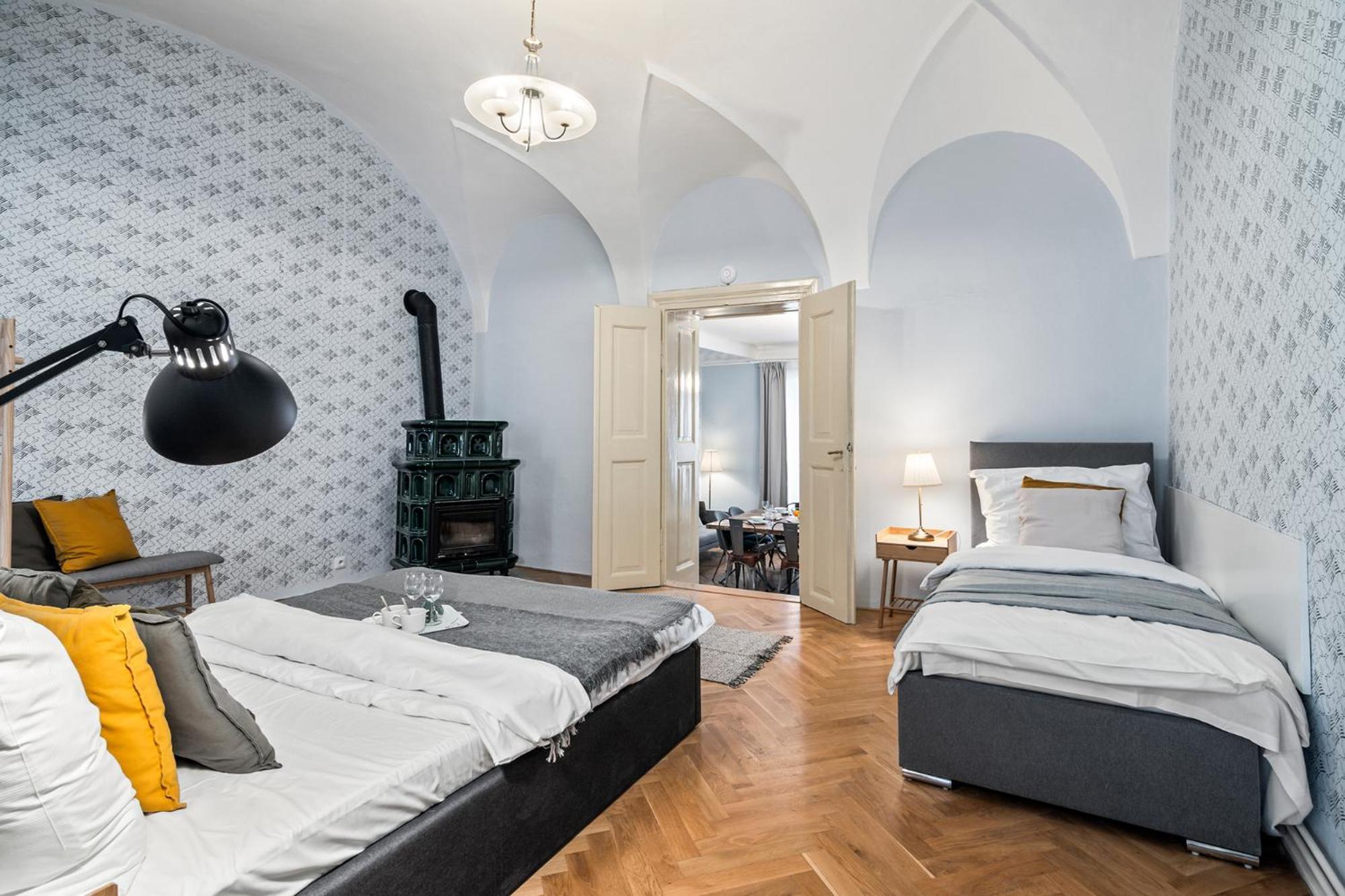 Charles Bridge Historical Apts By Michal&Friends 프라하 외부 사진